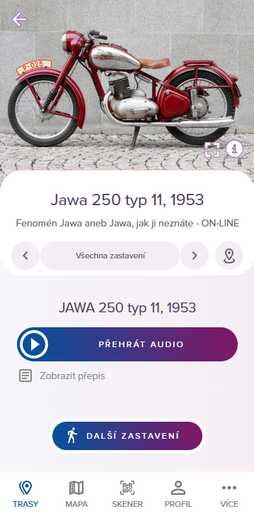 Ukázka z aplikace TourStories: detail obrazovky s informacemi o místě, přehrávačem audia a navigací k dalšímu zastavení.